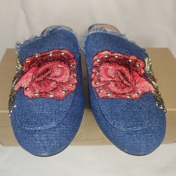 Vintage Havanah Rose Blue Denim Embroidered Floral Mules / Slides 7.5 NWT RARE - Picture 2 of 7
